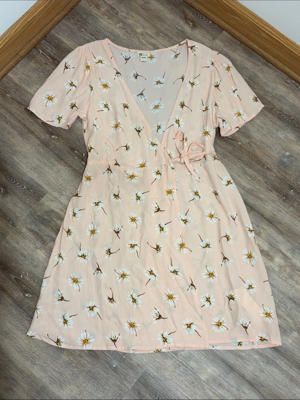NWT Billabong Women's Feelin Peachy Dress Size 10 / M Daisy Print Girly Flirty